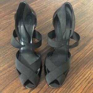 Stuart Weitzman size 8 Black patent sandals